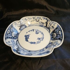 Chinoserie Elegant Blue and White Floral Serving Dish